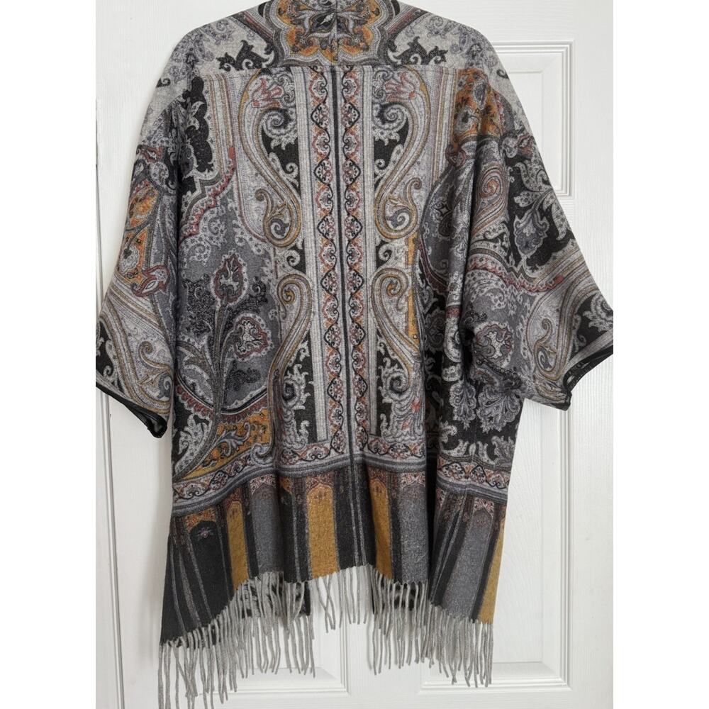 J. McLaughlin Gia‎ Cape Sz M/L 100% Wool Reversible Animal Print Fringe Party - Picture 6 of 13